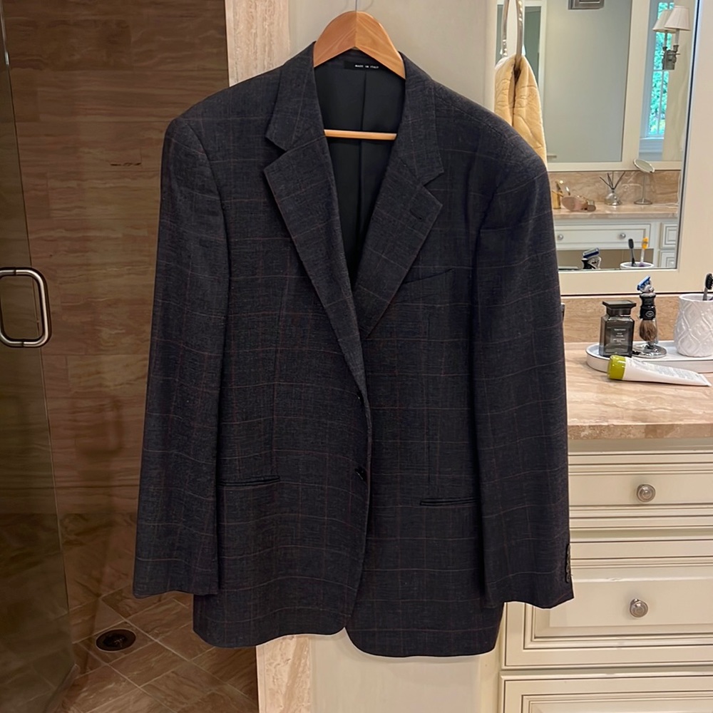 Men’s Armani collezioni sports jacket . Grey wool with faint red plaid 44L